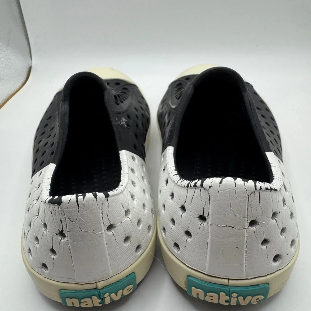 Native Shoes Toddler Size 8 Boys Girls Kids Black and White Water Shoes